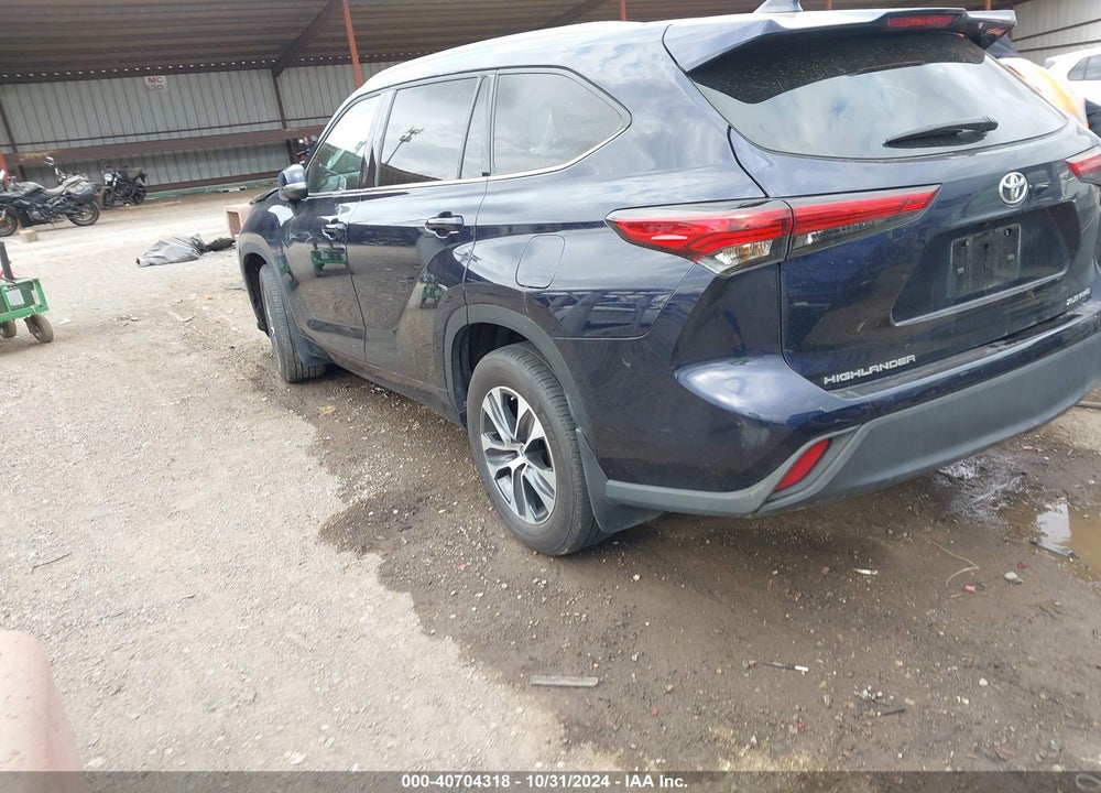 2022 TOYOTA HIGHLANDER XLE VIN: 5TDHZRBH4NS227874