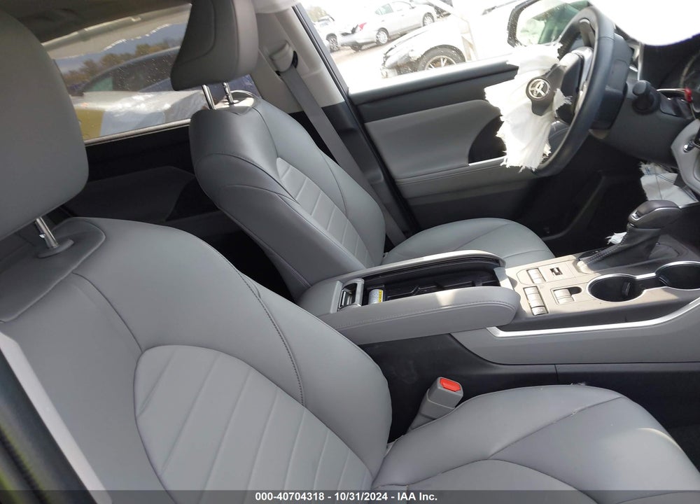 2022 TOYOTA HIGHLANDER XLE VIN: 5TDHZRBH4NS227874