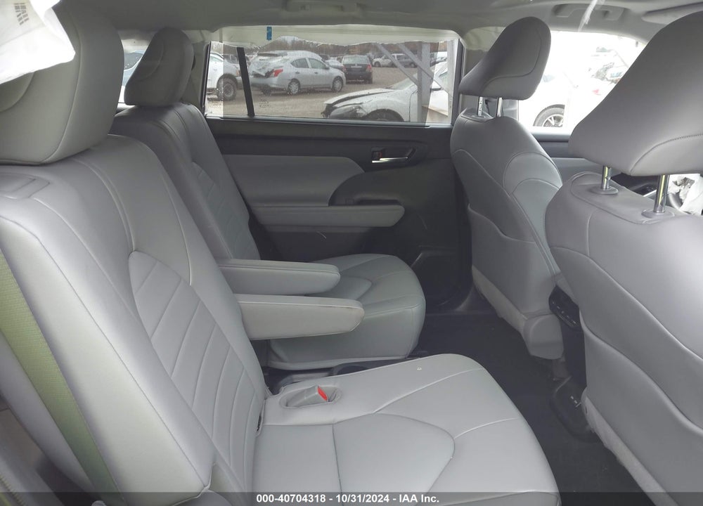 2022 TOYOTA HIGHLANDER XLE VIN: 5TDHZRBH4NS227874