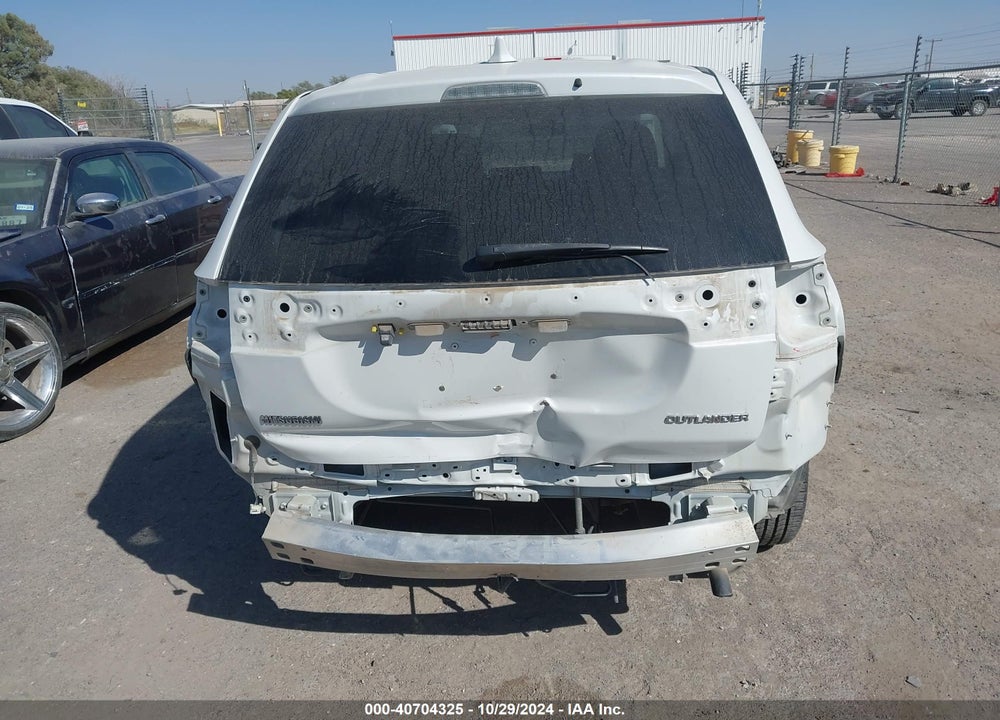 2018 MITSUBISHI OUTLANDER ES VIN: JA4AD2A39JZ063750