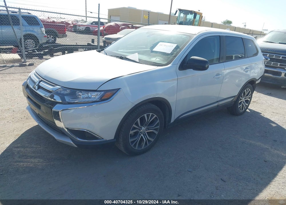 2018 MITSUBISHI OUTLANDER ES VIN: JA4AD2A39JZ063750