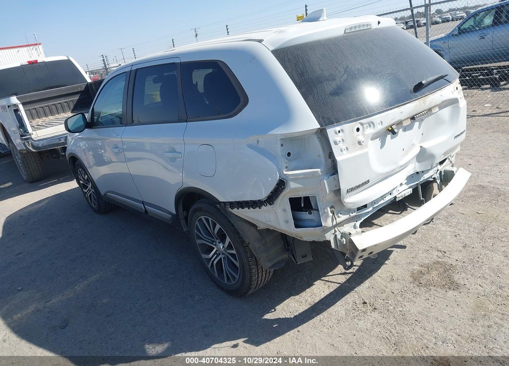 2018 MITSUBISHI OUTLANDER ES VIN: JA4AD2A39JZ063750