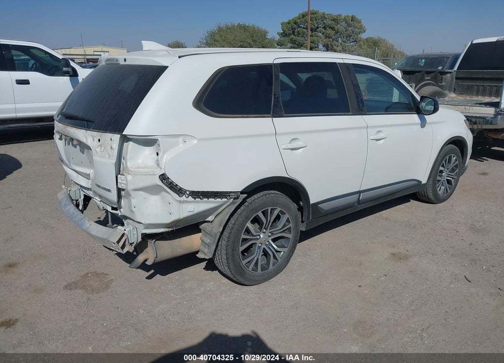 2018 MITSUBISHI OUTLANDER ES VIN: JA4AD2A39JZ063750