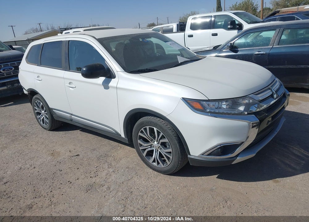 2018 MITSUBISHI OUTLANDER ES VIN: JA4AD2A39JZ063750