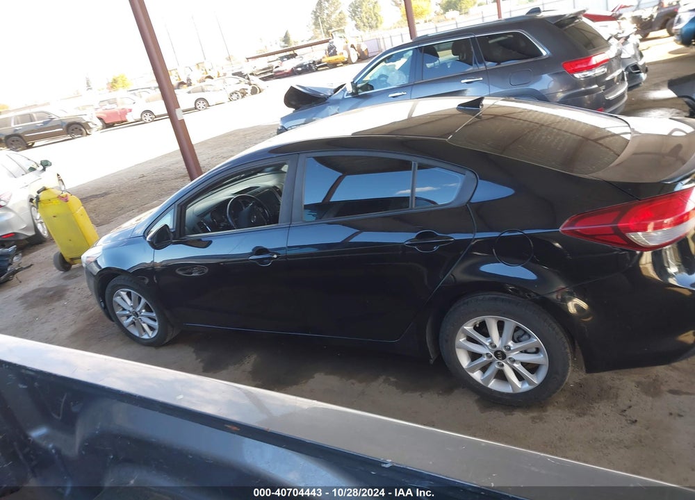 2017 KIA FORTE S VIN: 3KPFL4A72HE028650