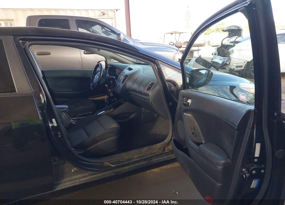 2017 KIA FORTE S VIN: 3KPFL4A72HE028650