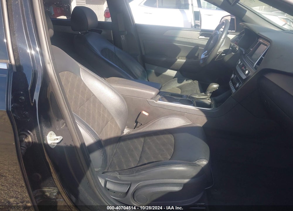 2018 HYUNDAI SONATA SPORT VIN: 5NPE34AF8JH611468