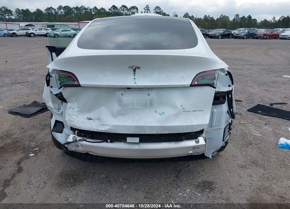 2024 TESLA MODEL Y LONG RANGE DUAL MOTOR ALL-WHEEL DRIVE VIN: 7SAYGDEEXRA269597