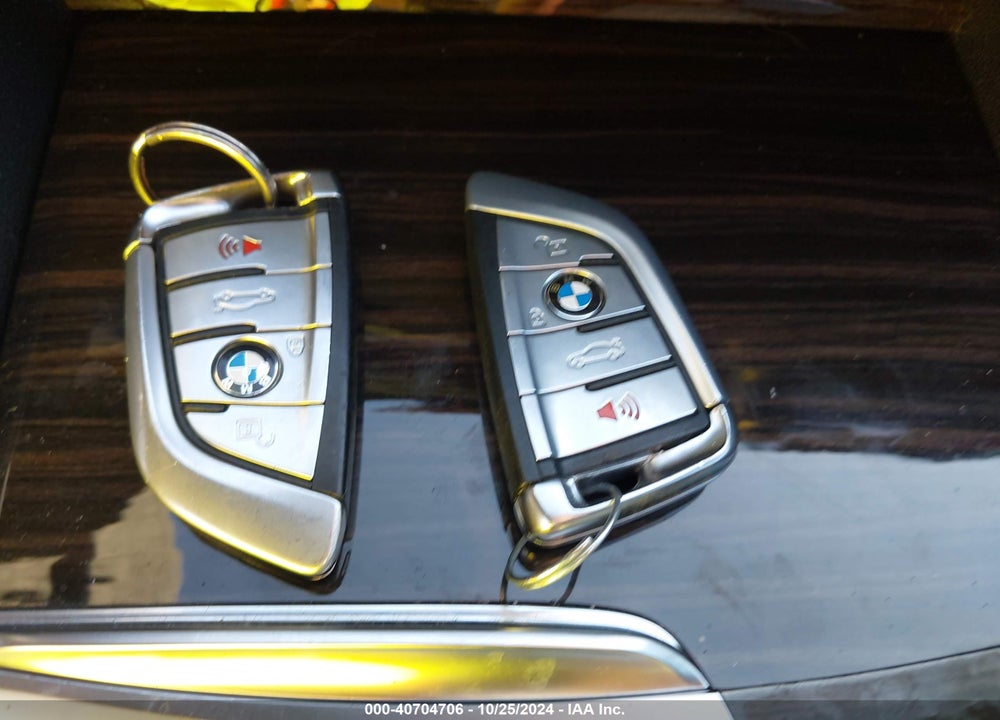 2019 BMW 540I VIN: WBAJE5C56KWE66476