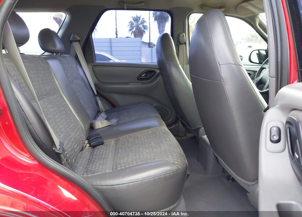 2001 FORD ESCAPE XLS VIN: 1FMYU01141KA66602
