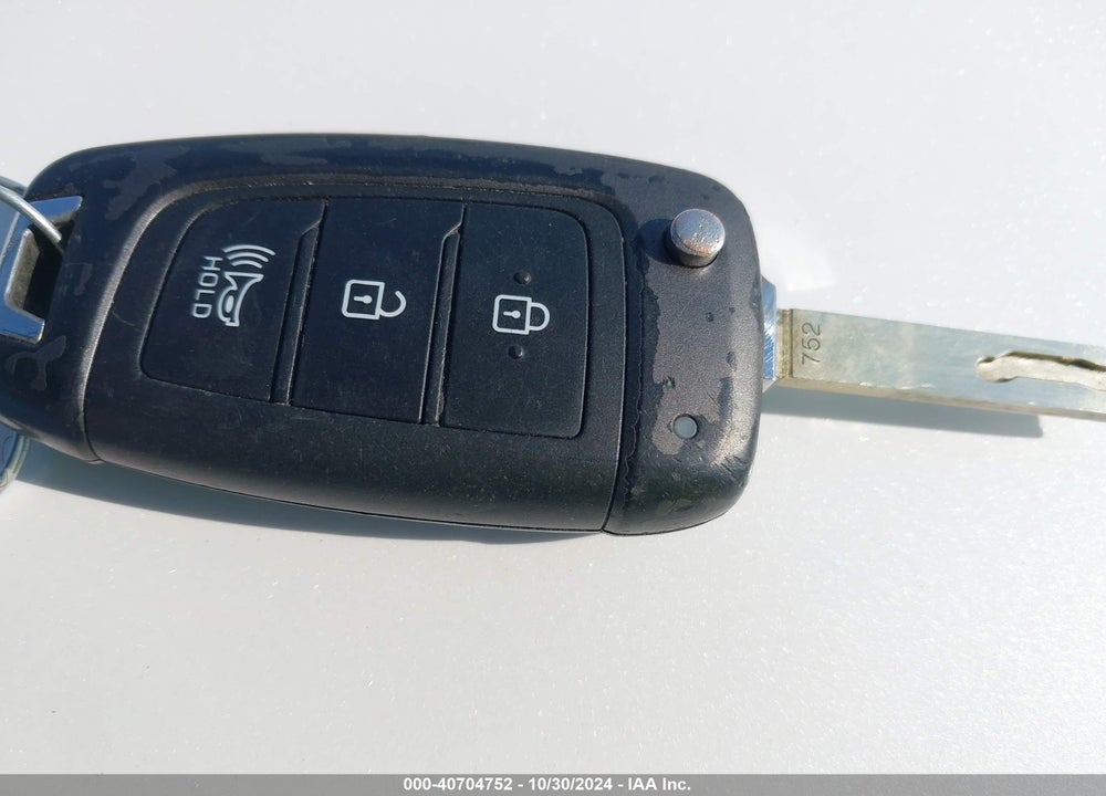 2020 HYUNDAI SANTA FE SE VIN: 5NMS23AD0LH283980
