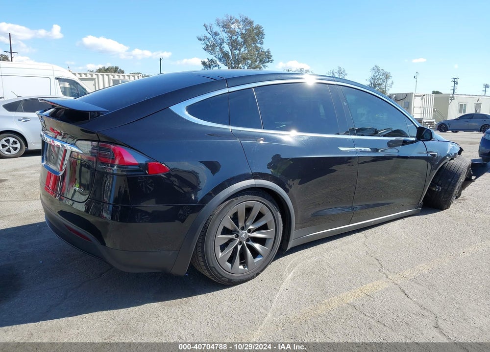 2018 TESLA MODEL X 100D/75D/P100D VIN: 5YJXCBE28JF091680