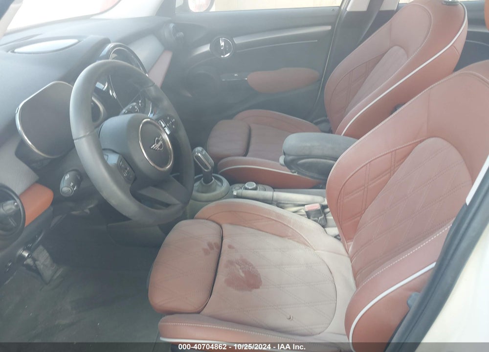 2023 MINI HARDTOP COOPER VIN: WMW33DK02P2T57667