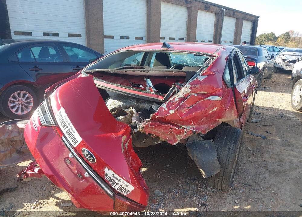2019 KIA FORTE LXS VIN: 3KPF24AD8KE060521
