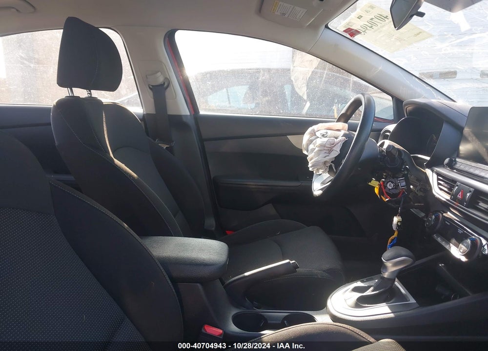 2019 KIA FORTE LXS VIN: 3KPF24AD8KE060521