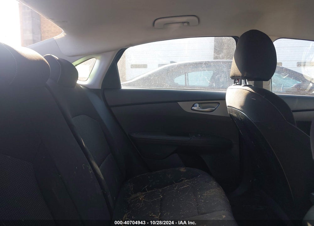 2019 KIA FORTE LXS VIN: 3KPF24AD8KE060521