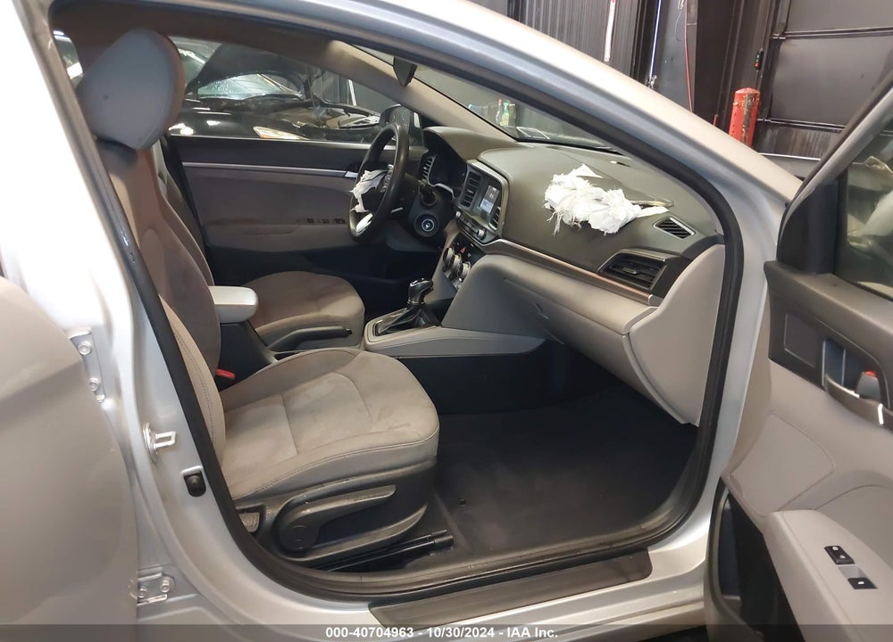 2019 HYUNDAI ELANTRA SE VIN: 5NPD74LF6KH452528