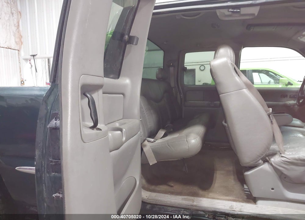 2001 GMC SIERRA 1500 SLE VIN: 2GTEK19T711192641