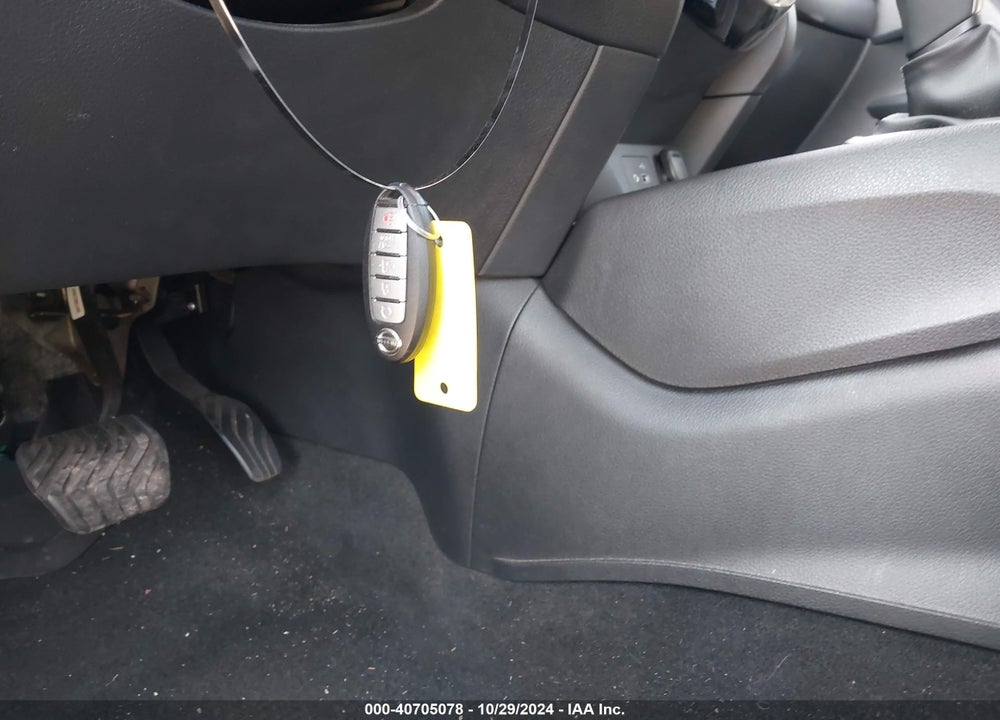 2018 NISSAN ROGUE SV VIN: KNMAT2MV8JP620634