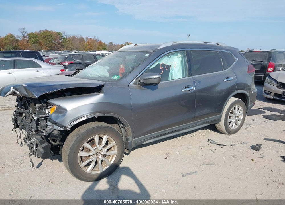 2018 NISSAN ROGUE SV VIN: KNMAT2MV8JP620634