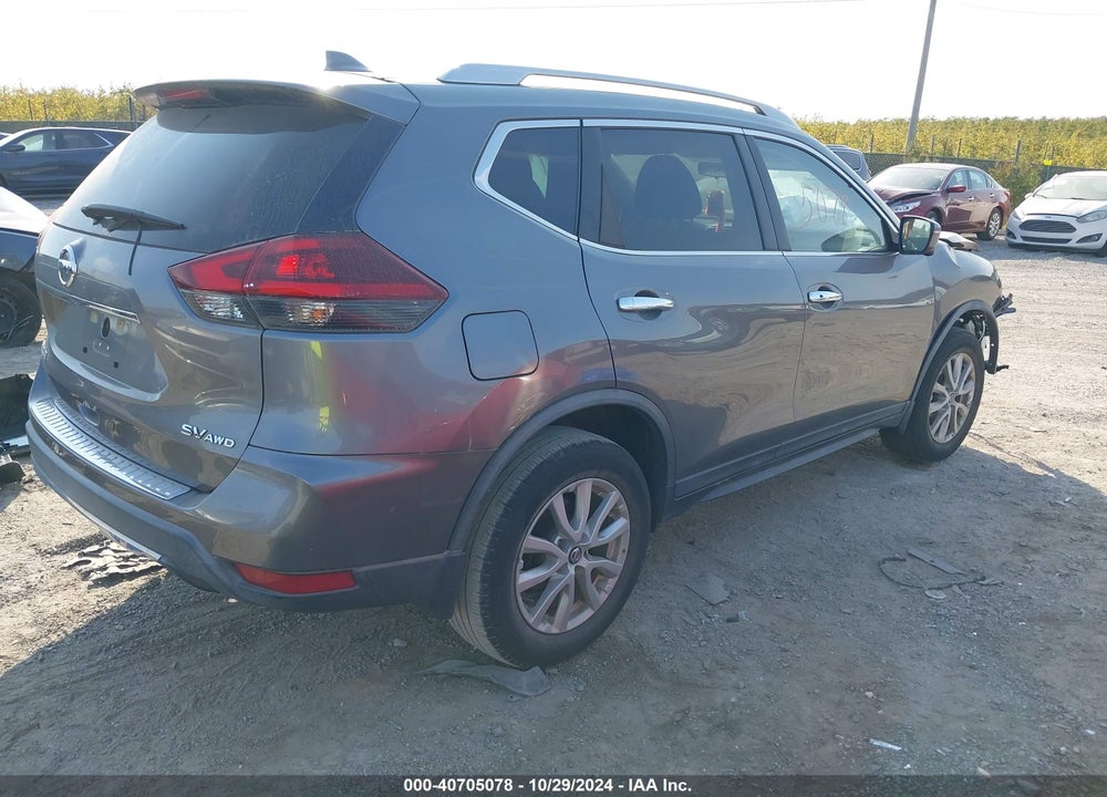 2018 NISSAN ROGUE SV VIN: KNMAT2MV8JP620634