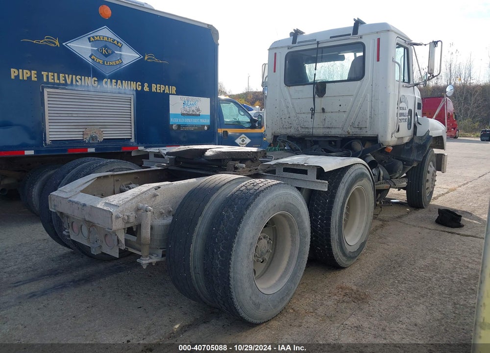 1999 MACK CH613 CH600 VIN: 1M1AA13Y6XW118442
