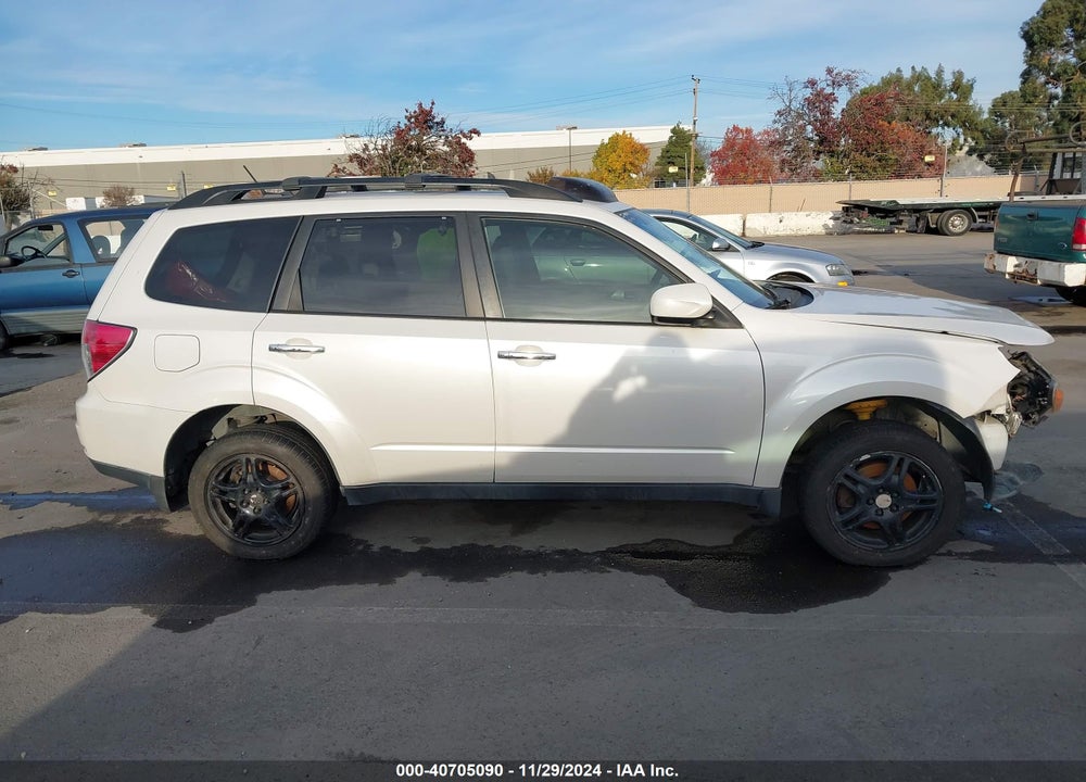2013 SUBARU FORESTER 2.5X PREMIUM VIN: JF2SHADC7DG419554
