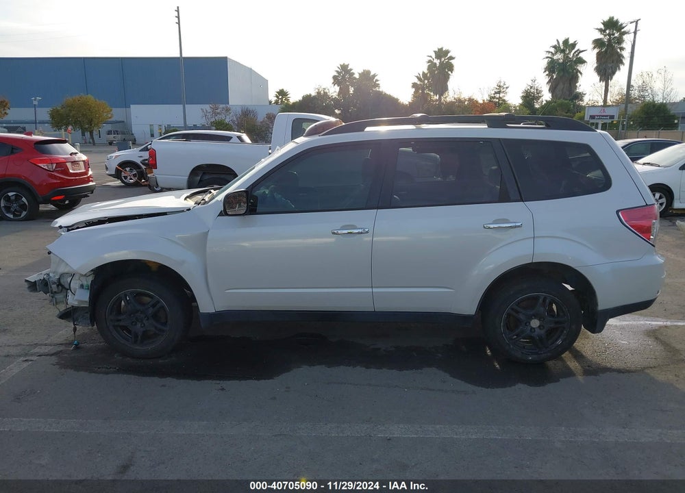 2013 SUBARU FORESTER 2.5X PREMIUM VIN: JF2SHADC7DG419554