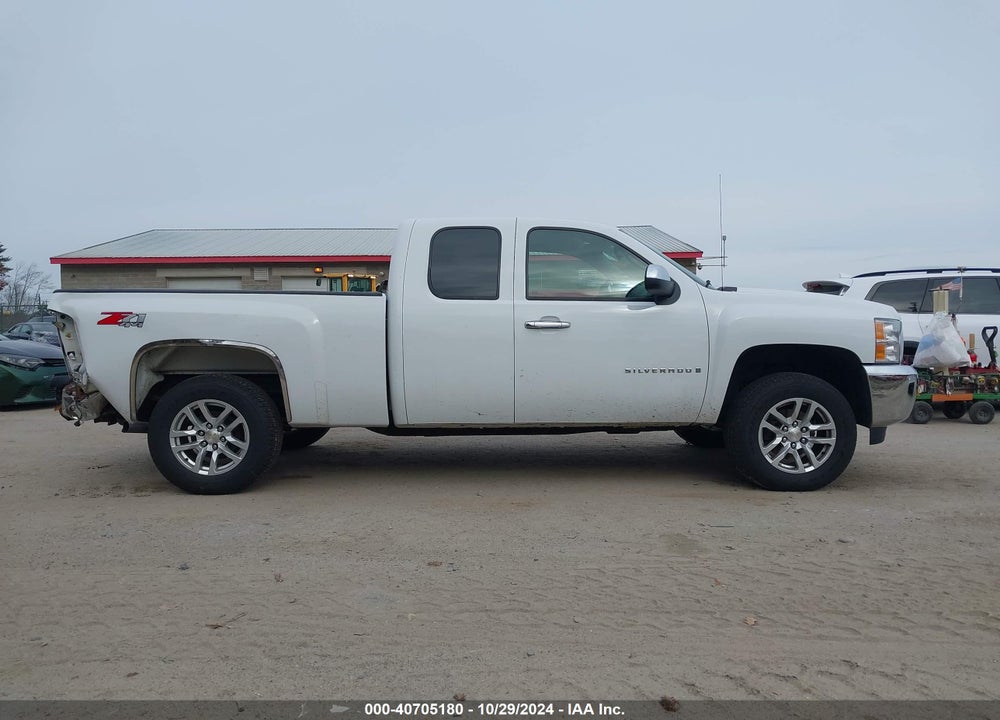 2008 CHEVROLET SILVERADO 1500 WORK TRUCK VIN: 2GCEK19C981169825