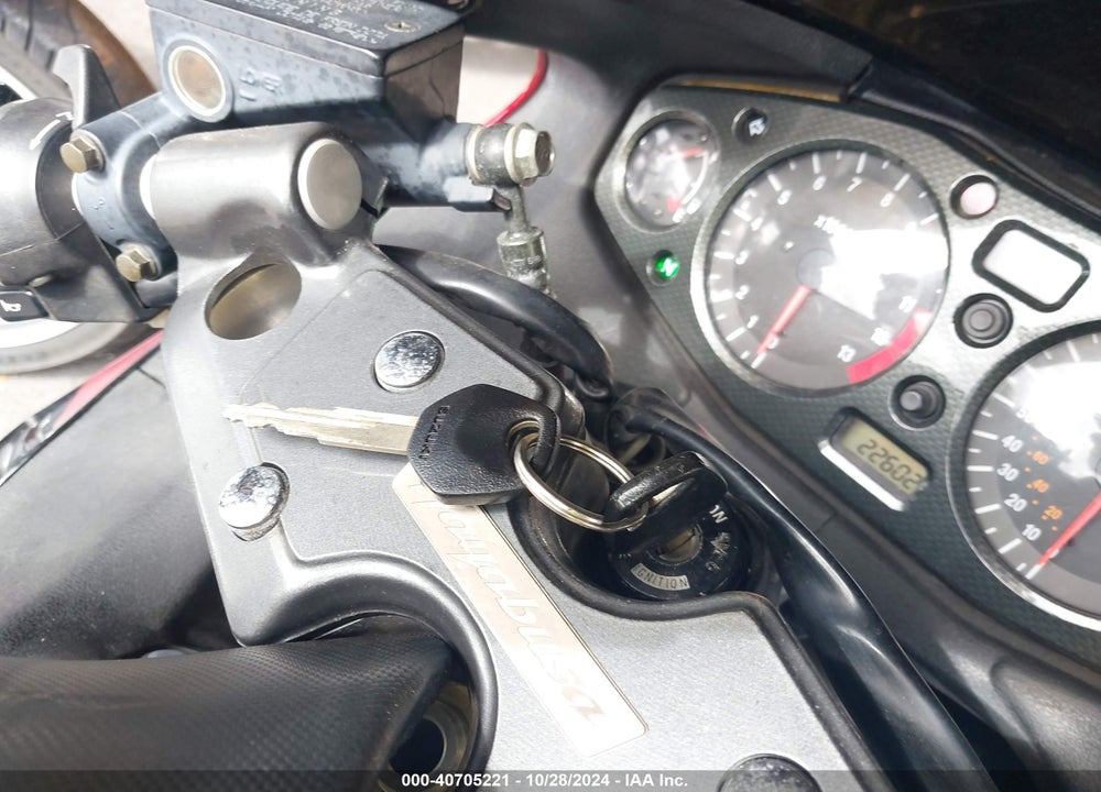 2006 SUZUKI GSX1300 R VIN: JS1GW71A662100110