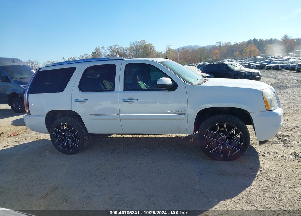 2007 GMC YUKON DENALI VIN: 1GKFK63877J273096
