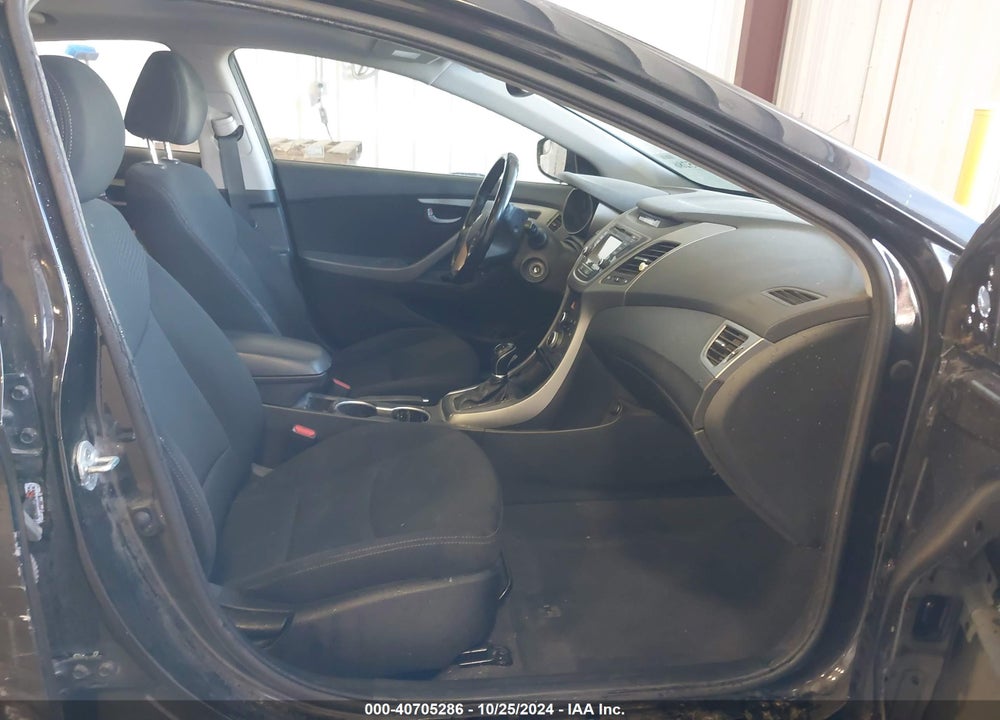 2015 HYUNDAI ELANTRA SE VIN: 5NPDH4AE7FH588180