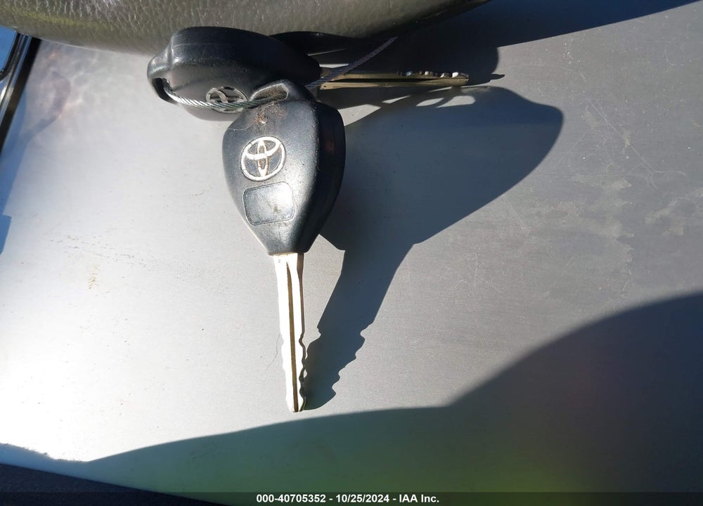 2009 TOYOTA COROLLA LE VIN: JTDBL40E59J012736