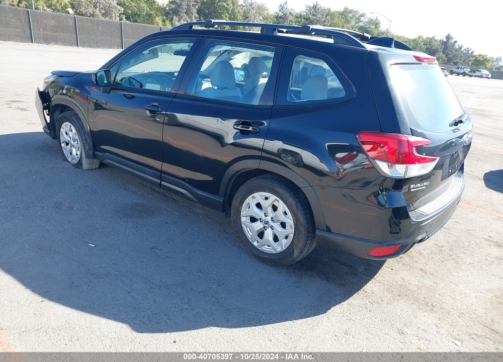 2019 SUBARU FORESTER VIN: JF2SKACC8KH540555