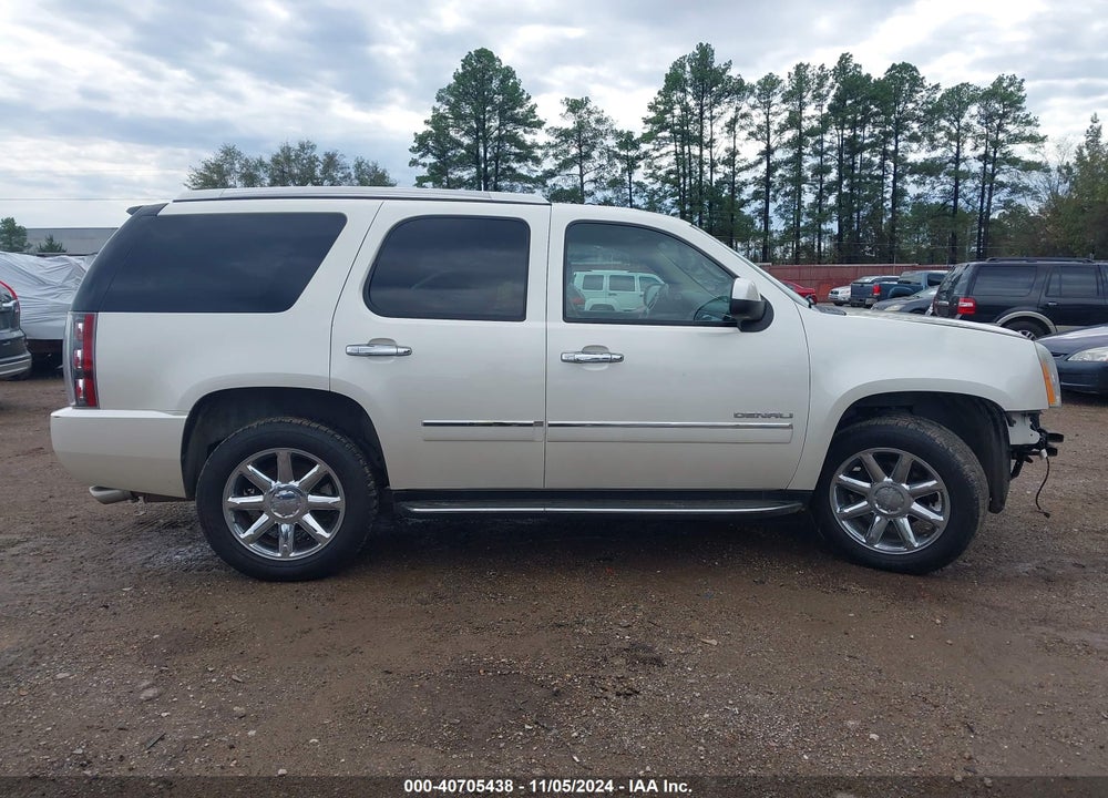 2011 GMC YUKON DENALI VIN: 1GKS1EEF3BR391051