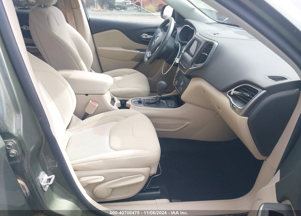 2020 JEEP CHEROKEE LATITUDE FWD VIN: 1C4PJLCB2LD639648