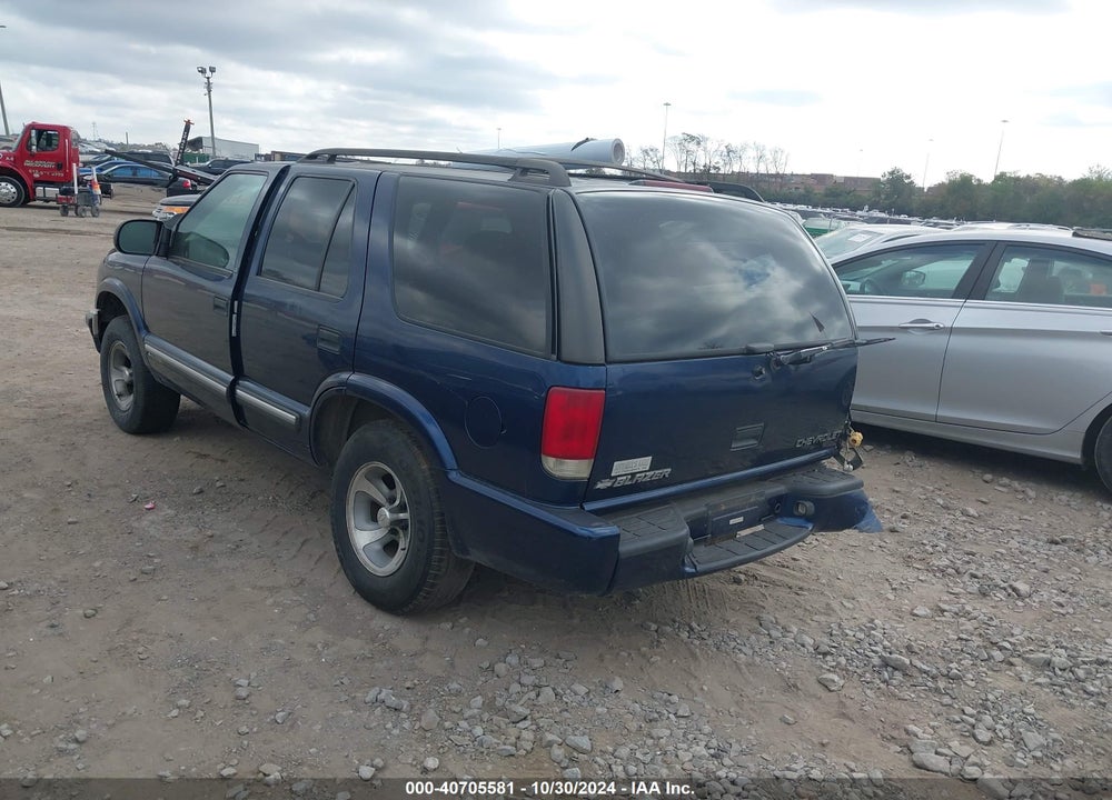 2000 CHEVROLET BLAZER LS VIN: 1GNCS13W9Y2152072
