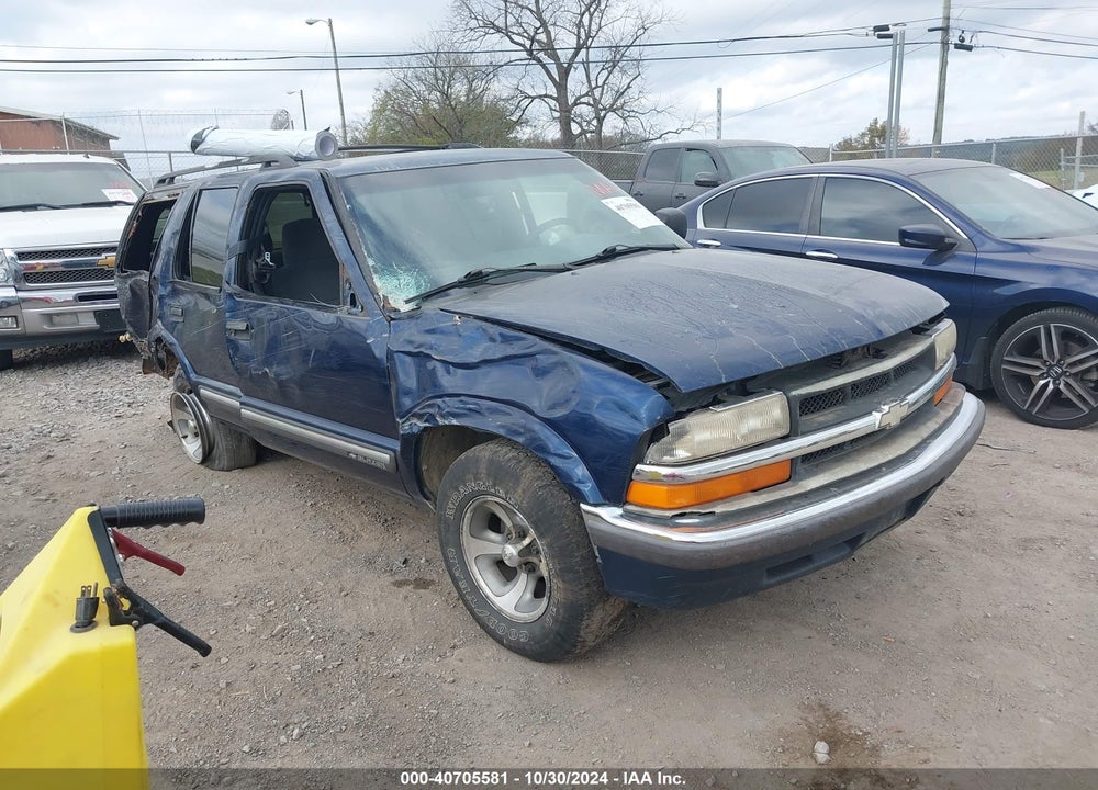 2000 CHEVROLET BLAZER LS VIN: 1GNCS13W9Y2152072