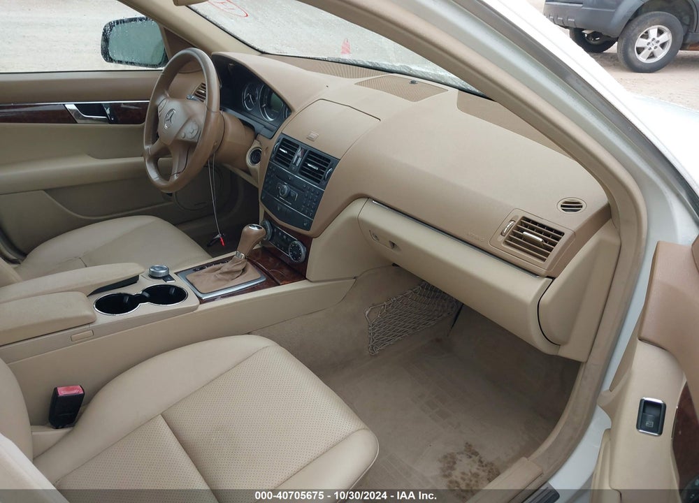 2008 MERCEDES-BENZ C VIN: WDDGF54X58F180138