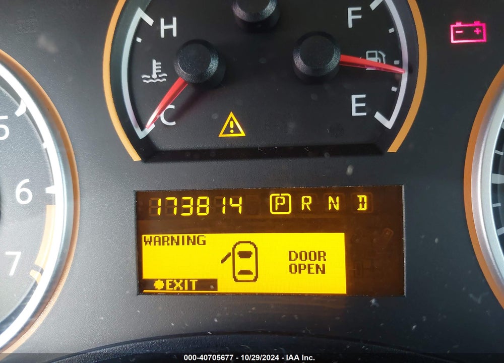2011 NISSAN ARMADA SV VIN: 5N1AA0ND3BN616385
