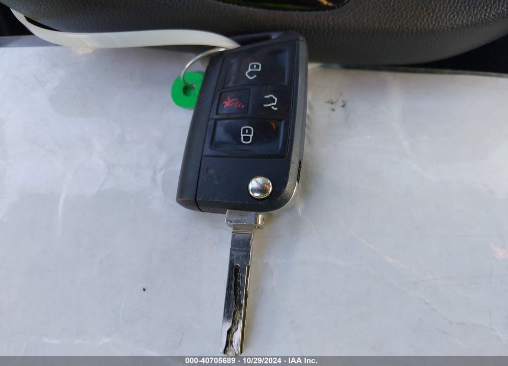 2019 VOLKSWAGEN TIGUAN 2.0T S VIN: 3VV1B7AX4KM131615