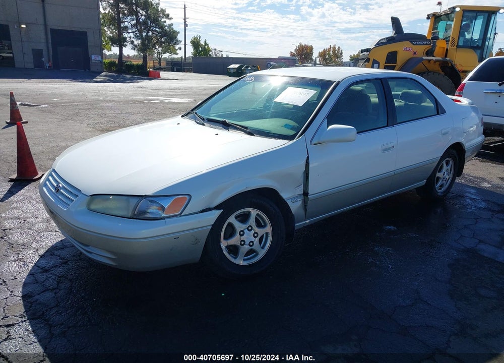 1999 TOYOTA CAMRY LE VIN: JT2BG22K1X0365207