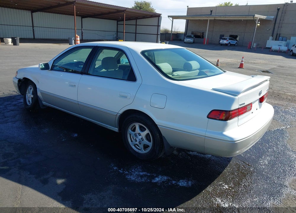 1999 TOYOTA CAMRY LE VIN: JT2BG22K1X0365207