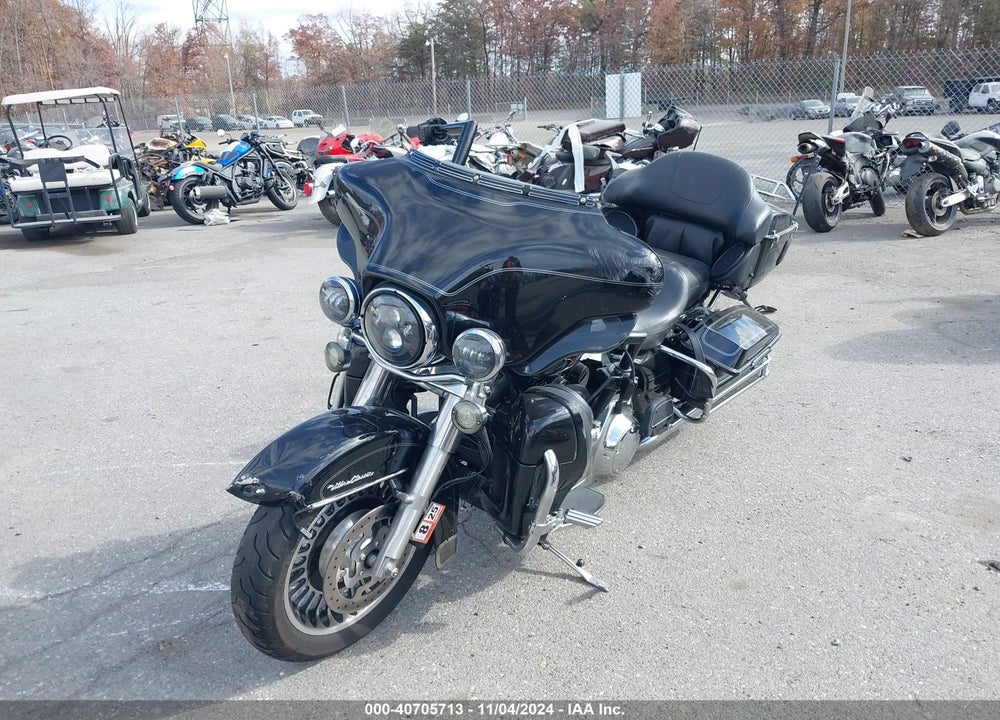 2011 HARLEY-DAVIDSON FLHTCU VIN: 1HD1FC410BB617377