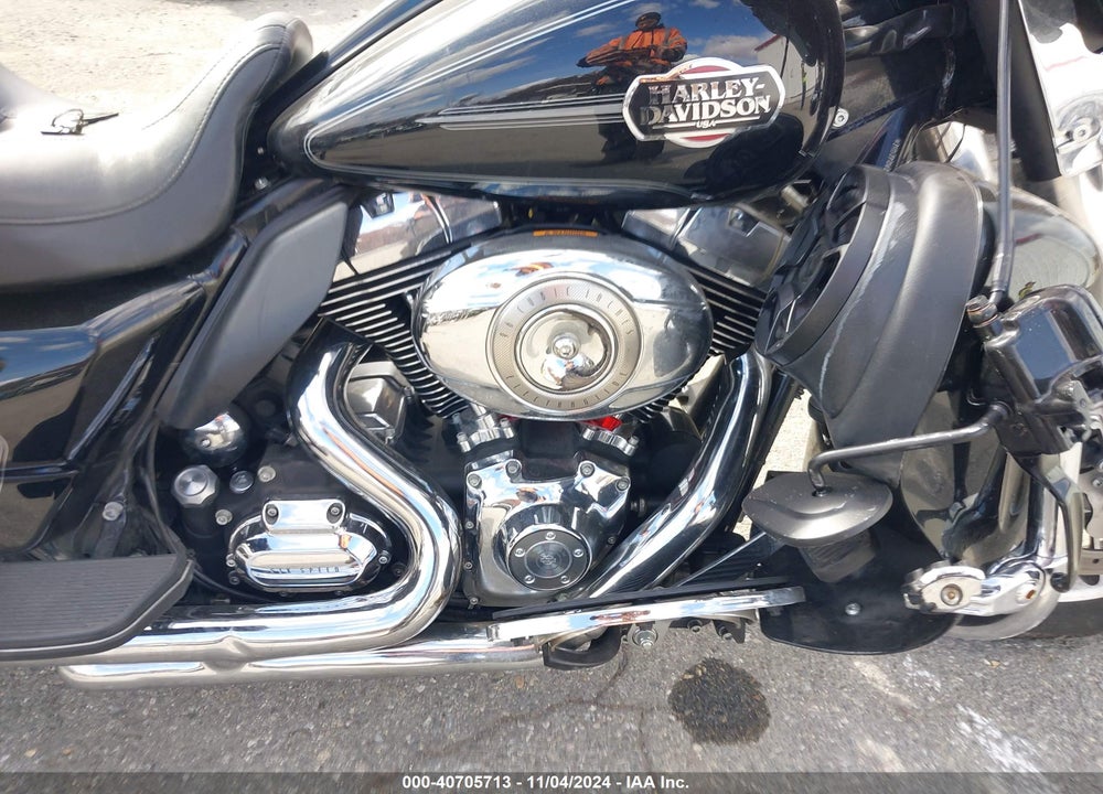 2011 HARLEY-DAVIDSON FLHTCU VIN: 1HD1FC410BB617377