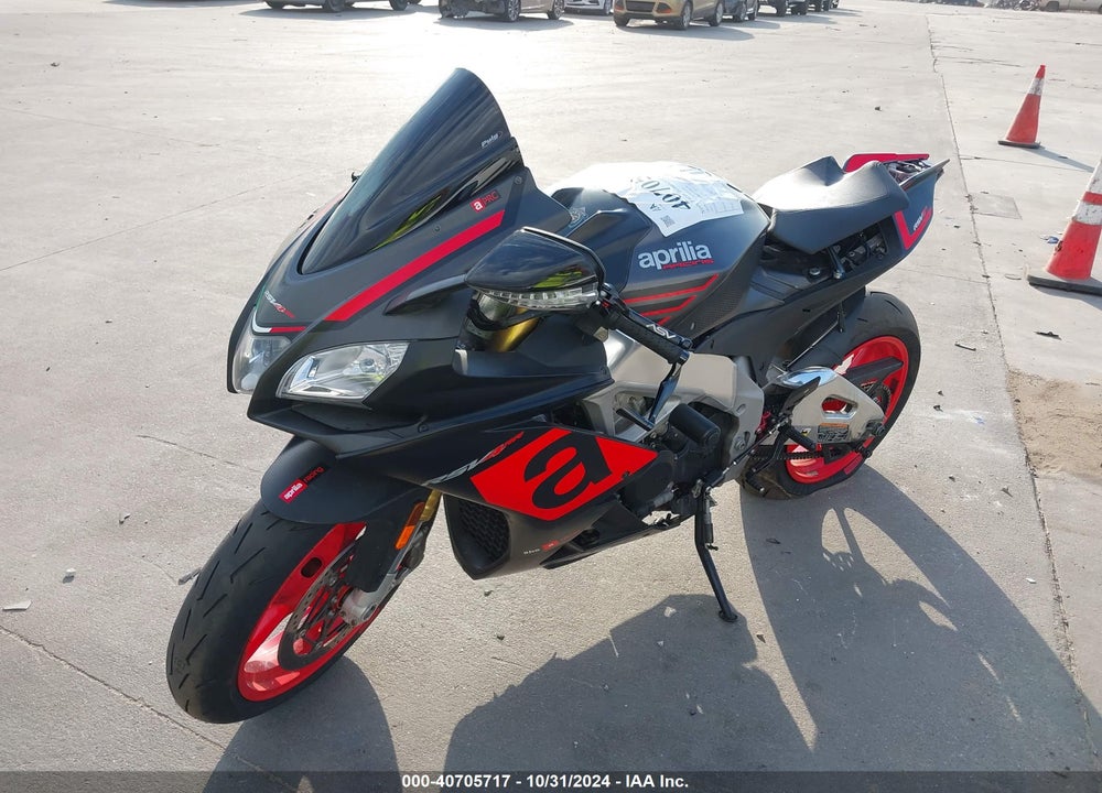 2016 APRILIA RSV4 RF/RR VIN: ZD4RKUB02GS000591