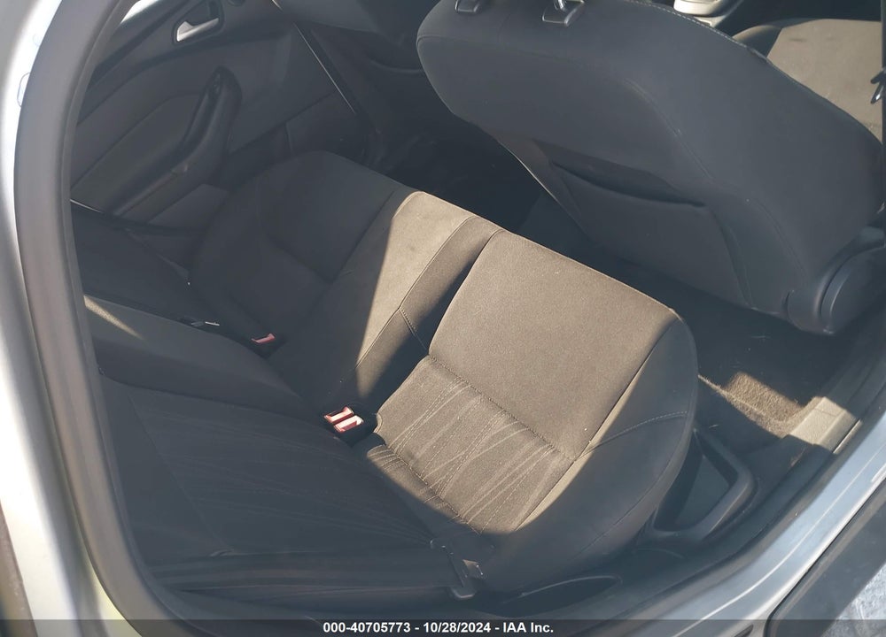 2017 FORD FOCUS SEL VIN: 1FADP3H24HL232170