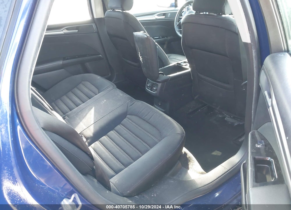 2015 FORD FUSION SE VIN: 3FA6P0H77FR238420