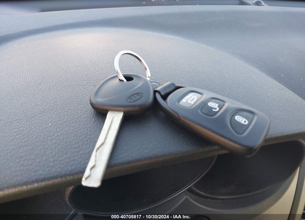 2010 KIA OPTIMA VIN: KNAGH4A87A5414946