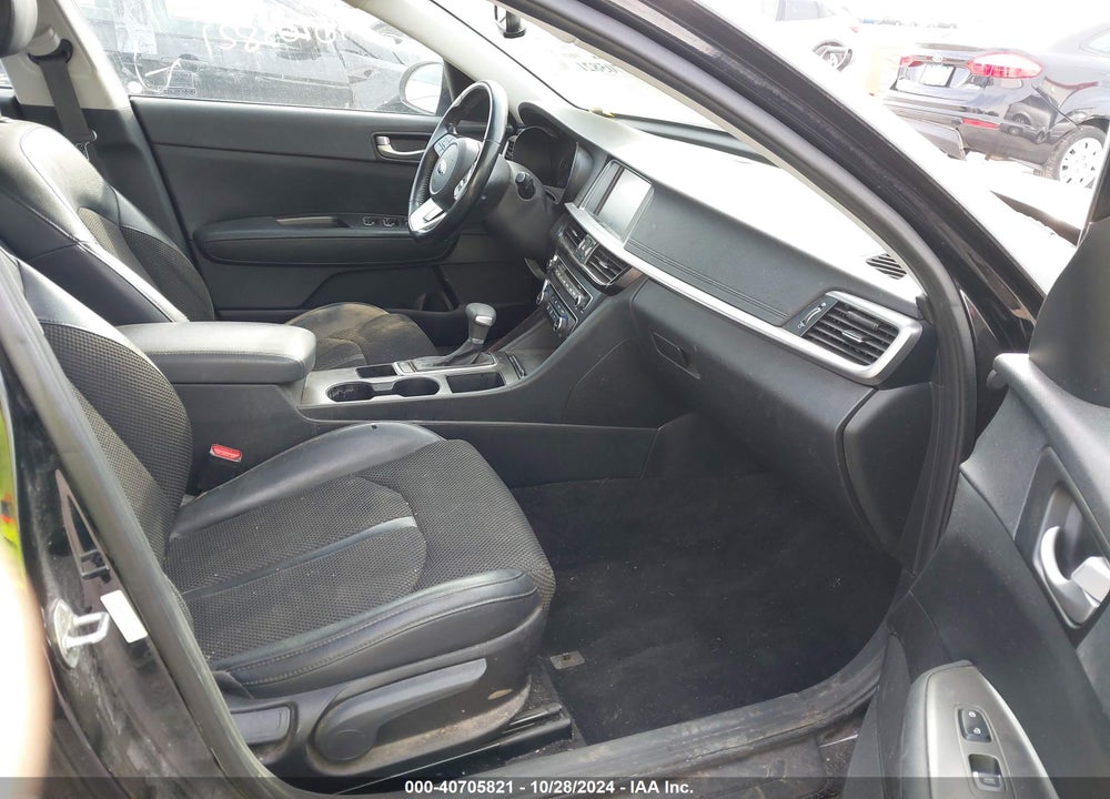 2019 KIA OPTIMA S VIN: 5XXGT4L34KG295852